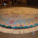 فرش دایره قطر دو متر دستباف تمام ابریشم قم مارک کاظمی هشتاد رج
