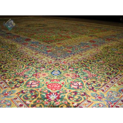 قالیچه دستباف تمام ابریشم قم تولیدی حاجی رحیمی هشتاد رج استاد باف