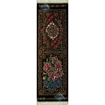 تابلویی فرش دستباف تمام ابریشم قم ستونی دوکتیبه تولیدی احمدی