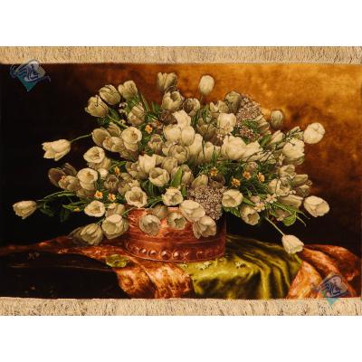 تابلو فرش دستباف تبریز طرح گلدان مسی لاله های سفید چله و گل ابریشم