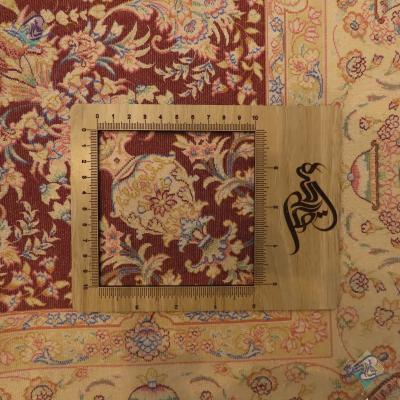Zar o nim Kashan Machine Woven Ccarpet Medallion Design