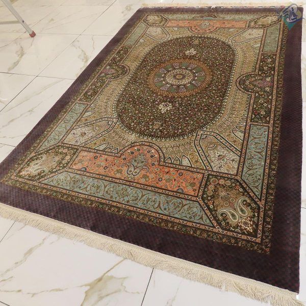 قالیچه دستباف تمام ابریشم قم اصل محمد جمشیدی - Image 5