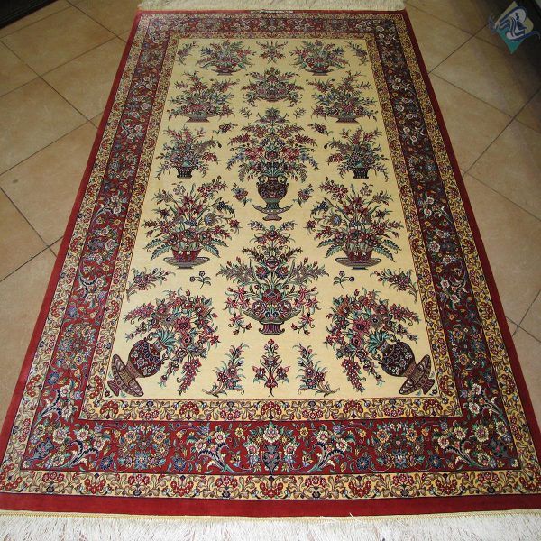 قالیچه دستباف تمام ابریشم قم طرح گلدانی دسته گلی تولیدی روزگرد - Image 3