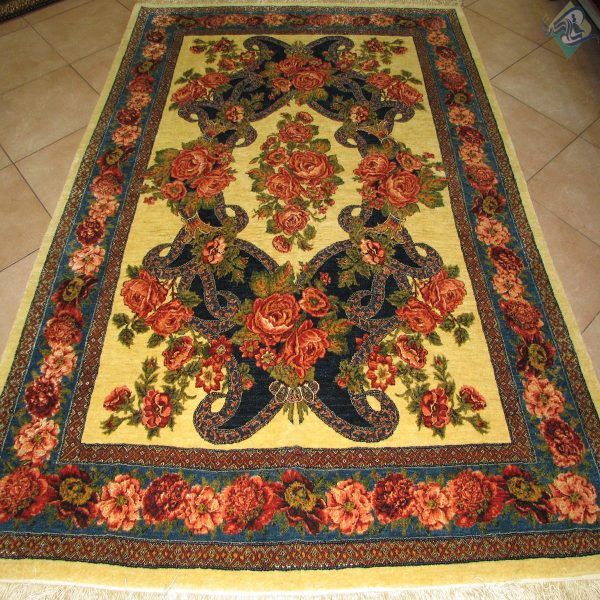 قالیچه دستباف سنندج طرح گل فرنگ چله و گل ابریشم اعلا باف - Image 2