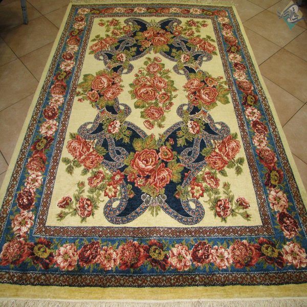 قالیچه دستباف سنندج طرح گل فرنگ چله و گل ابریشم اعلا باف - Image 3