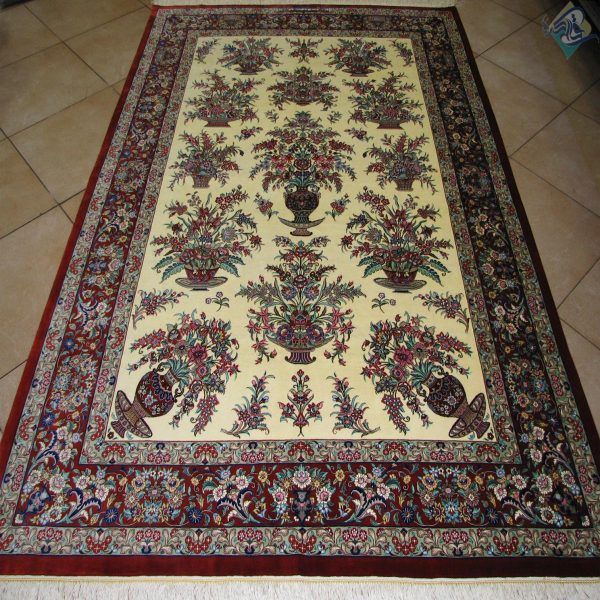قالیچه دستباف تمام ابریشم قم نقشه دسته گلی تولیدی روزگرد - Image 2