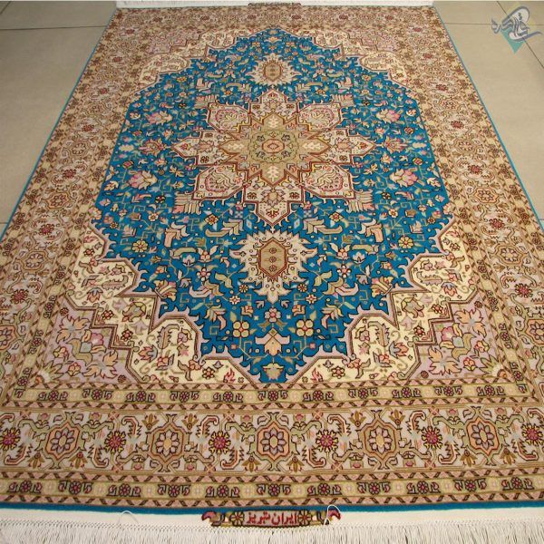 قالیچه دستباف تبریز طرح هریس گل ابریشم پنجاه رج رنگ خاص - Image 6