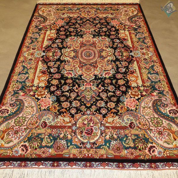 قالیچه دستباف تبریز طرح جدید سالاری کف حاشیه و ریشه وگل ابریشم - Image 3