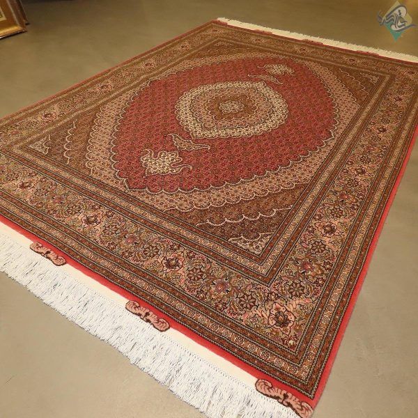 قالیچه دستباف طرح جدید ماهی نه متن کمال الملک پنجاه رج گل ابریشم - Image 6