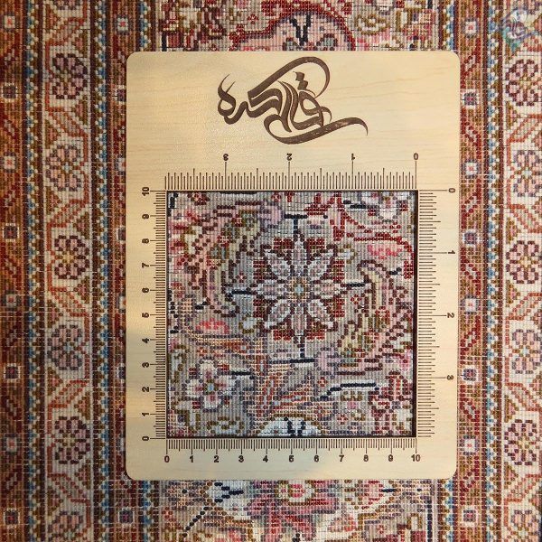 قالیچه دستباف طرح جدید ماهی نه متن کمال الملک پنجاه رج گل ابریشم - Image 7