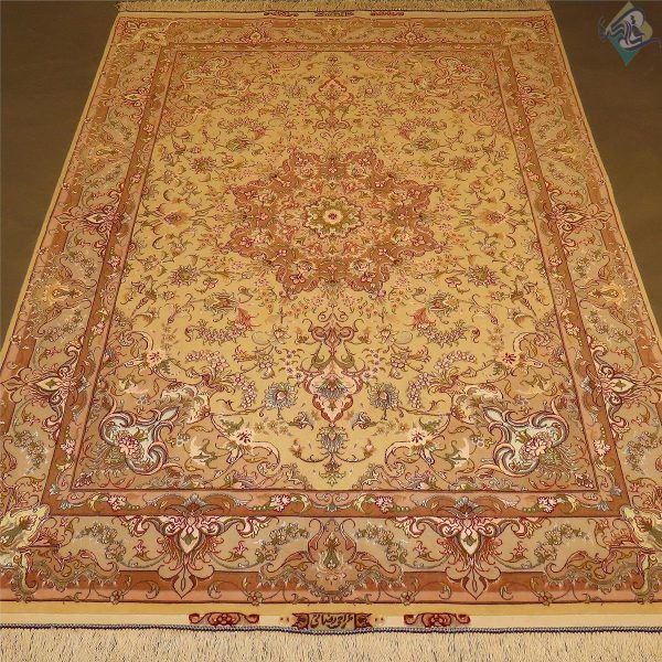 قالیچه تبریز دستباف طرح جدید رضایی چله و گل ابریشم رنگ خاص - Image 2