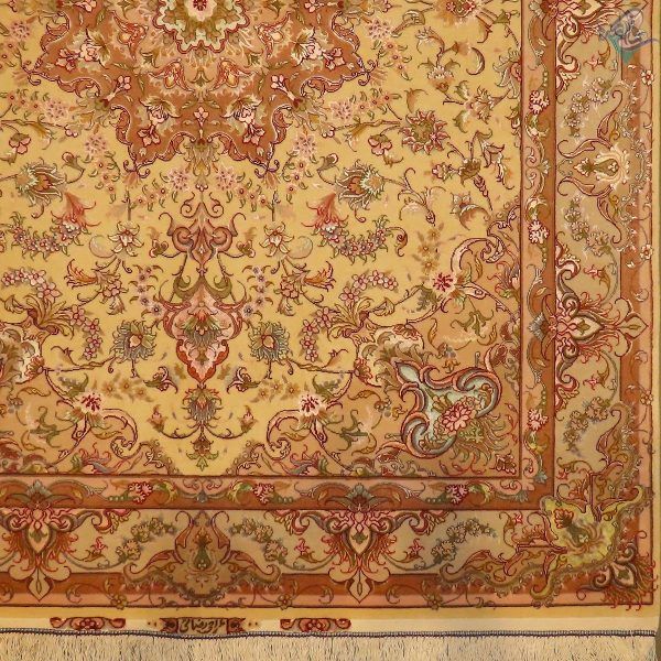 قالیچه تبریز دستباف طرح جدید رضایی چله و گل ابریشم رنگ خاص - Image 4