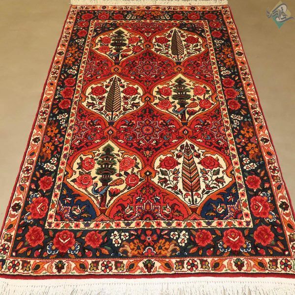 ذرع و نیم دستباف بختیاری طرح قاب سرو کاج پشم اعلارنگ گیاهی - Image 3