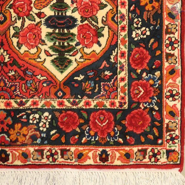 ذرع و نیم دستباف بختیاری طرح قاب سرو کاج پشم اعلارنگ گیاهی - Image 4