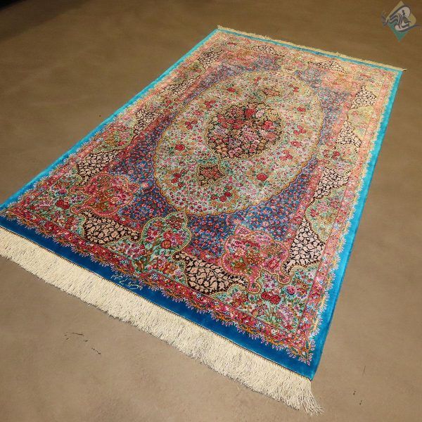 ذرع و نیم دستباف تمام ابریشم قم طرح ترنج یکطرفه تولیدی قالیکده - Image 6