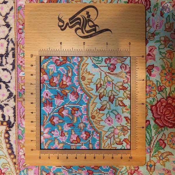 ذرع و نیم دستباف تمام ابریشم قم طرح ترنج یکطرفه تولیدی قالیکده - Image 7