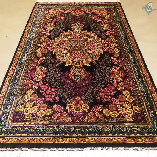 ذرع و نیم دستباف تمام ابریشم قم طرح لچک ترنج گلفرنگ تاروپود - Image 2