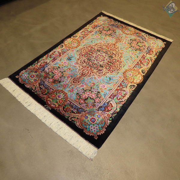 ذرع و نیم دستباف تمام ابریشم قم طرح جدید گل سرخی قالیکده هشتاد رج - Image 9