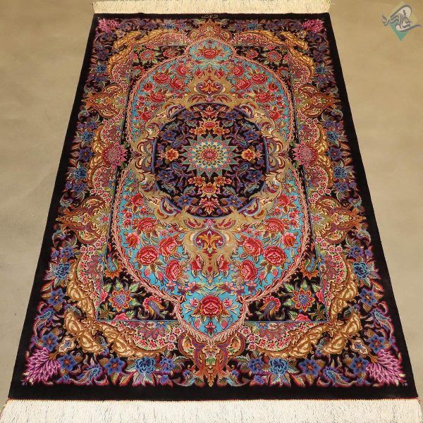 ذرع و نیم دستباف تمام ابریشم قم طرح جدید گل رز قالیکده هشتاد رج - Image 2