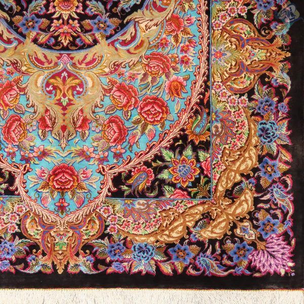 ذرع و نیم دستباف تمام ابریشم قم طرح جدید گل رز قالیکده هشتاد رج - Image 4