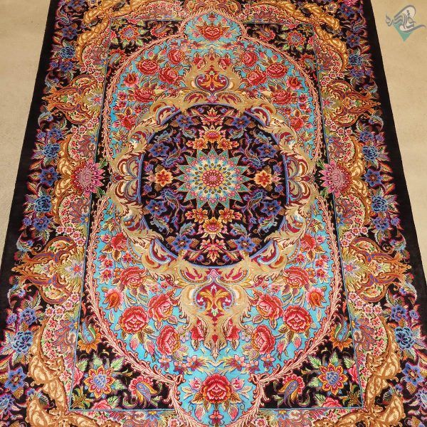 ذرع و نیم دستباف تمام ابریشم قم طرح جدید گل رز قالیکده هشتاد رج - Image 9