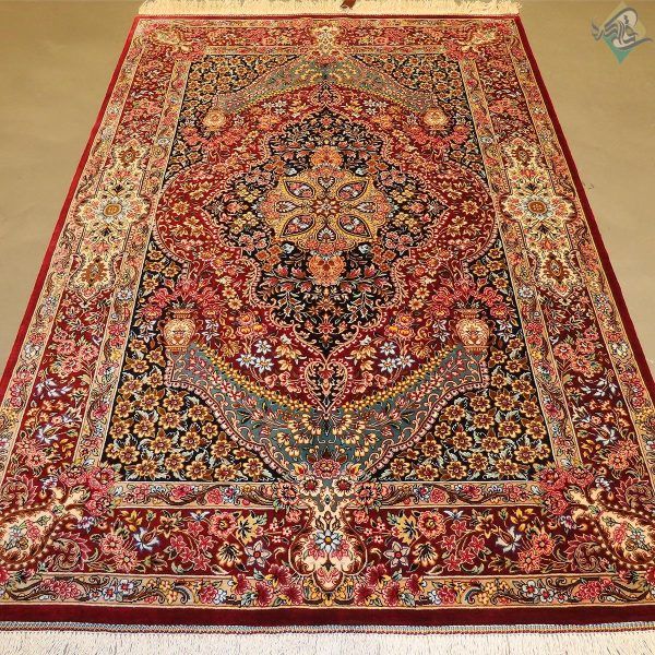 ذرع و نیم دستباف تمام ابریشم قم طرح لچک ترنج لاکی - Image 2
