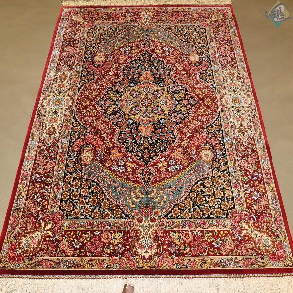 ذرع و نیم دستباف تمام ابریشم قم طرح لچک ترنج لاکی - Image 3