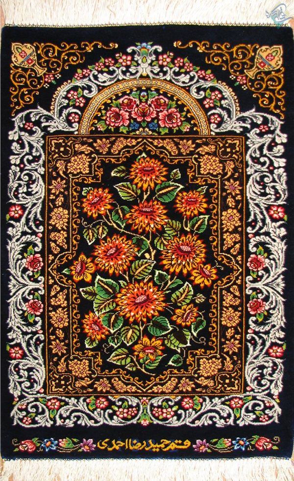 تابلویی فرش دستباف تمام ابریشم قم قابی گل داوودی تولیدی احمدی - Image 2