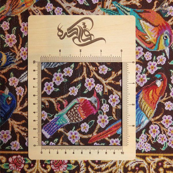تابلویی فرش دستباف تمام ابریشم قم طرح درخت و بلبل احمدی هشتاد رج - Image 4