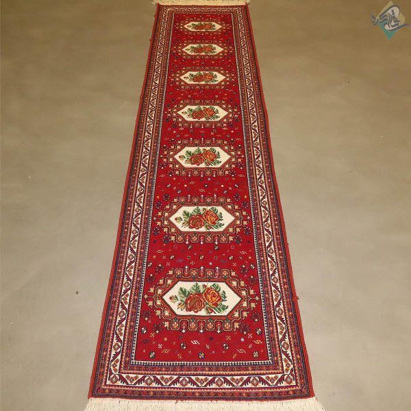 رانرگلیم سوزنی دستباف سیرجان طرح کتیبه ای گل فرنگ رنگ گیاهی - Image 2