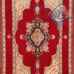 قالی دستبافت تبریز گل ابریشم طرح کف ساده