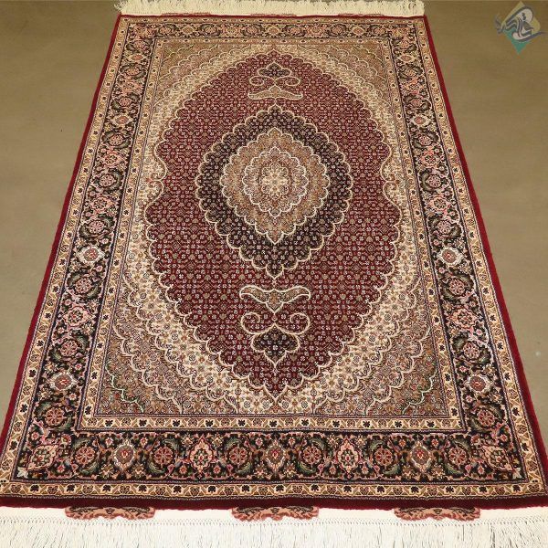 ذرع و نیم دستباف طرح جدید ماهی نه متن پنجاه رج گل ابریشم رنگ خاص - Image 2