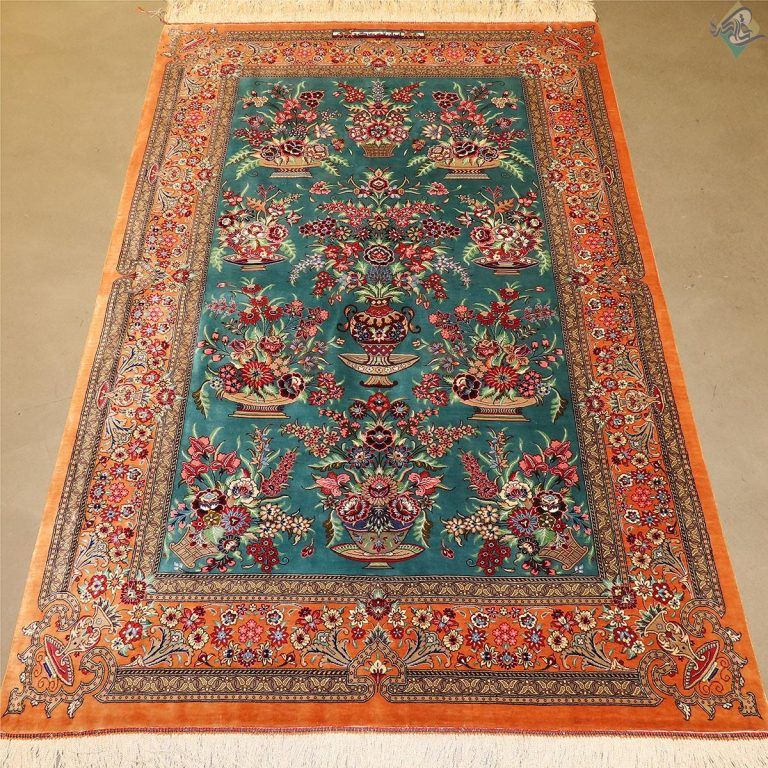 ذرع و نیم دستباف قم اصل با طرح اصیل مارک روزگرد