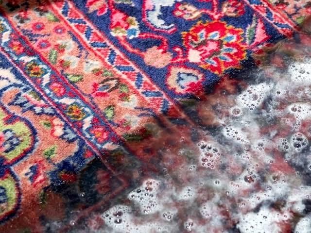 پاک کردن لکه جوهر از فرش