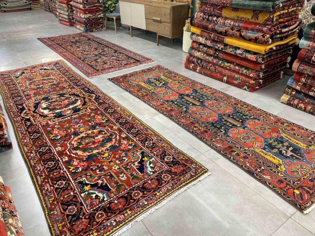 بررسی فرش دستباف قدیمی